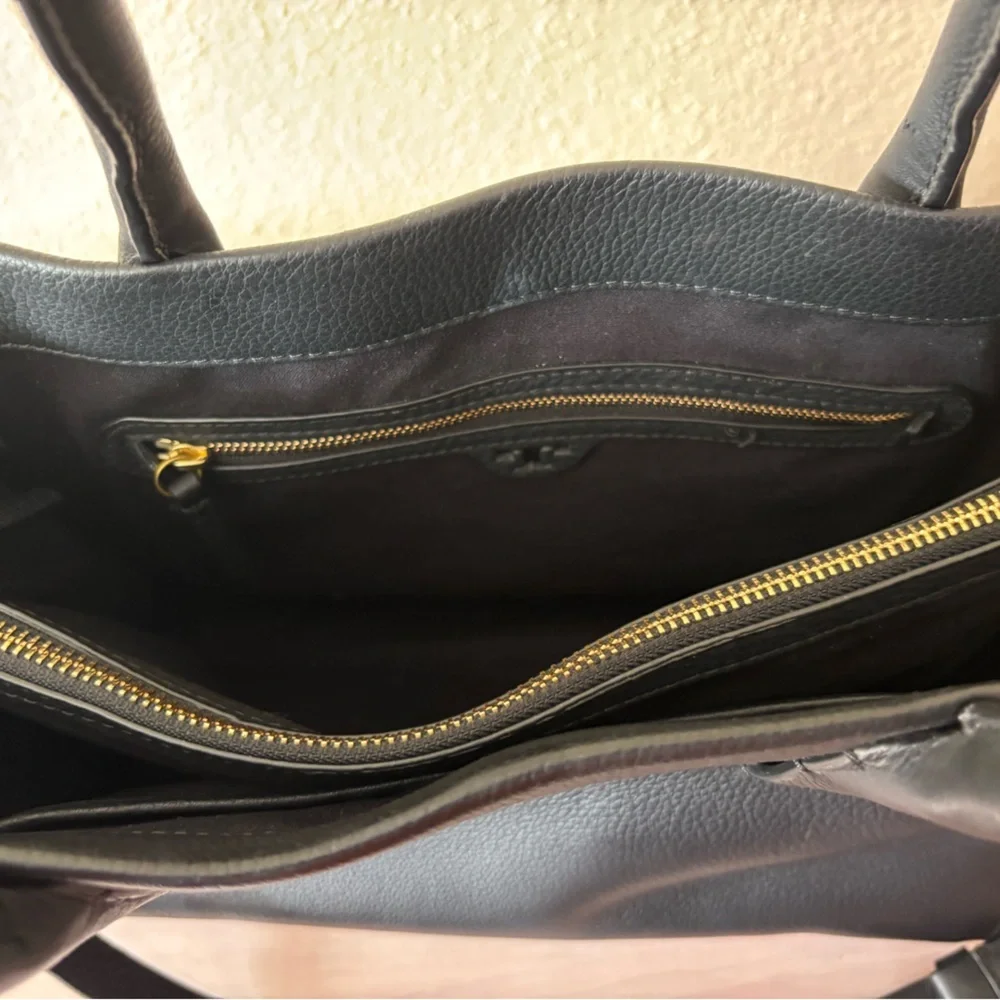 Tory Burch Gemini Link Black Tote Shoulder Bag Buckle is missing
